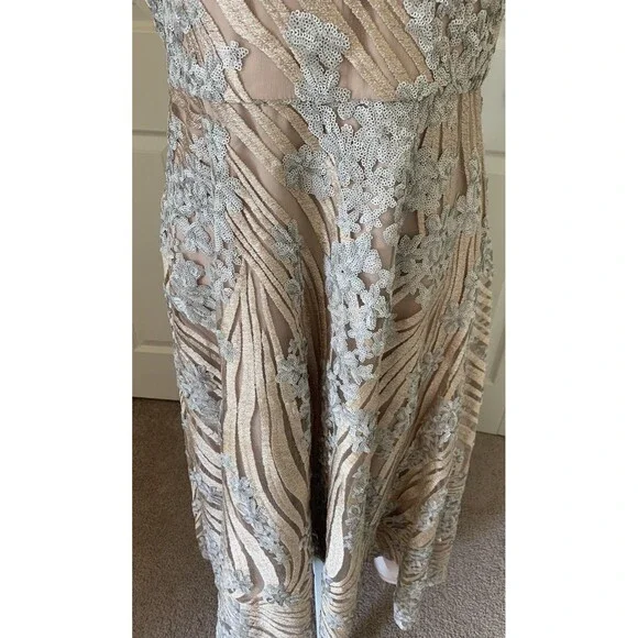 Badgley Mischka Champagne Sleeveless Sequin Gown Event Size 10 Formal Wedding - Picture 4 of 16